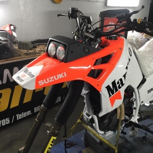 Pintura  Suzuki DR 800 Big (Paris Dakar 1988)