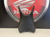 HONDA CB125R (21/24) BANCO CONDUTOR USADO - Imagem 3